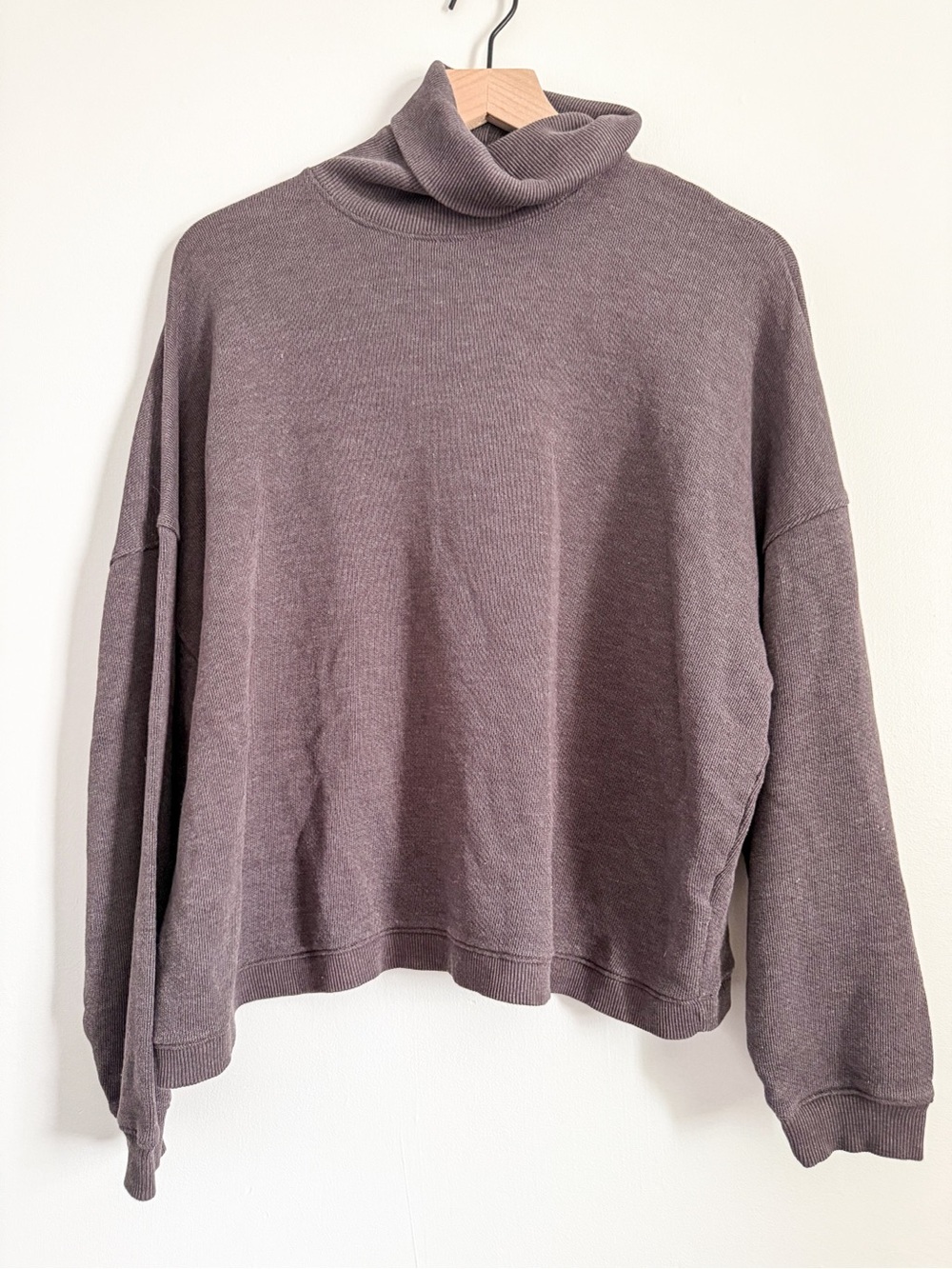 American Eagle Oversized Mock Neck Sweatshirt Mauve Brown Size M
